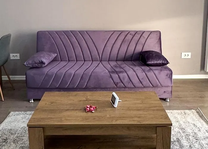 View In Coresi Apartman