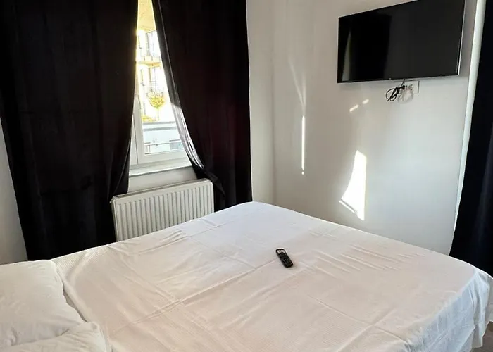 Apartman View In Coresi *